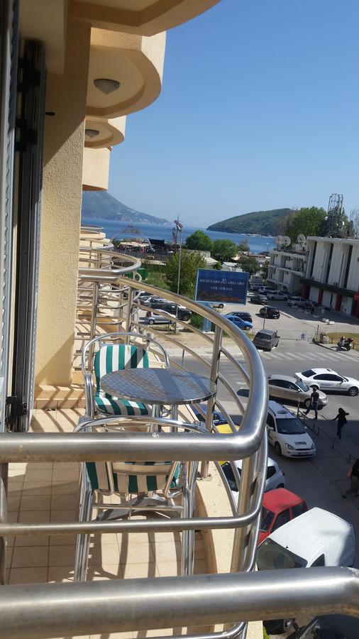 White Bear Budva Exteriör bild